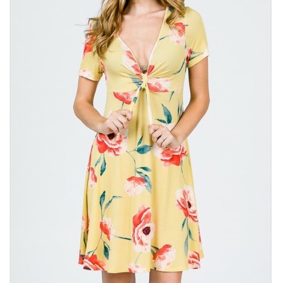 Dresses & Skirts - Yellow floral dress